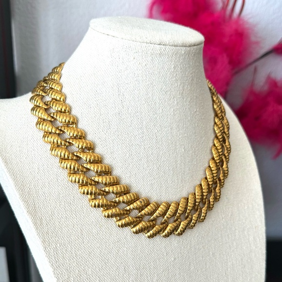 Napier Gold Vintage Collar Necklace - Picture 4 of 7